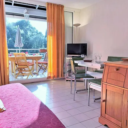 Appartement Ce040-g073 3 Pièces 6 Couchages Le Lavandou