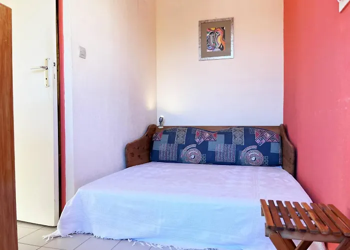 Ce040-g073 3 Pièces 6 Couchages Appartement Le Lavandou