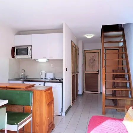 Ce040-g073 3 Pieces 6 Couchages Lägenhet